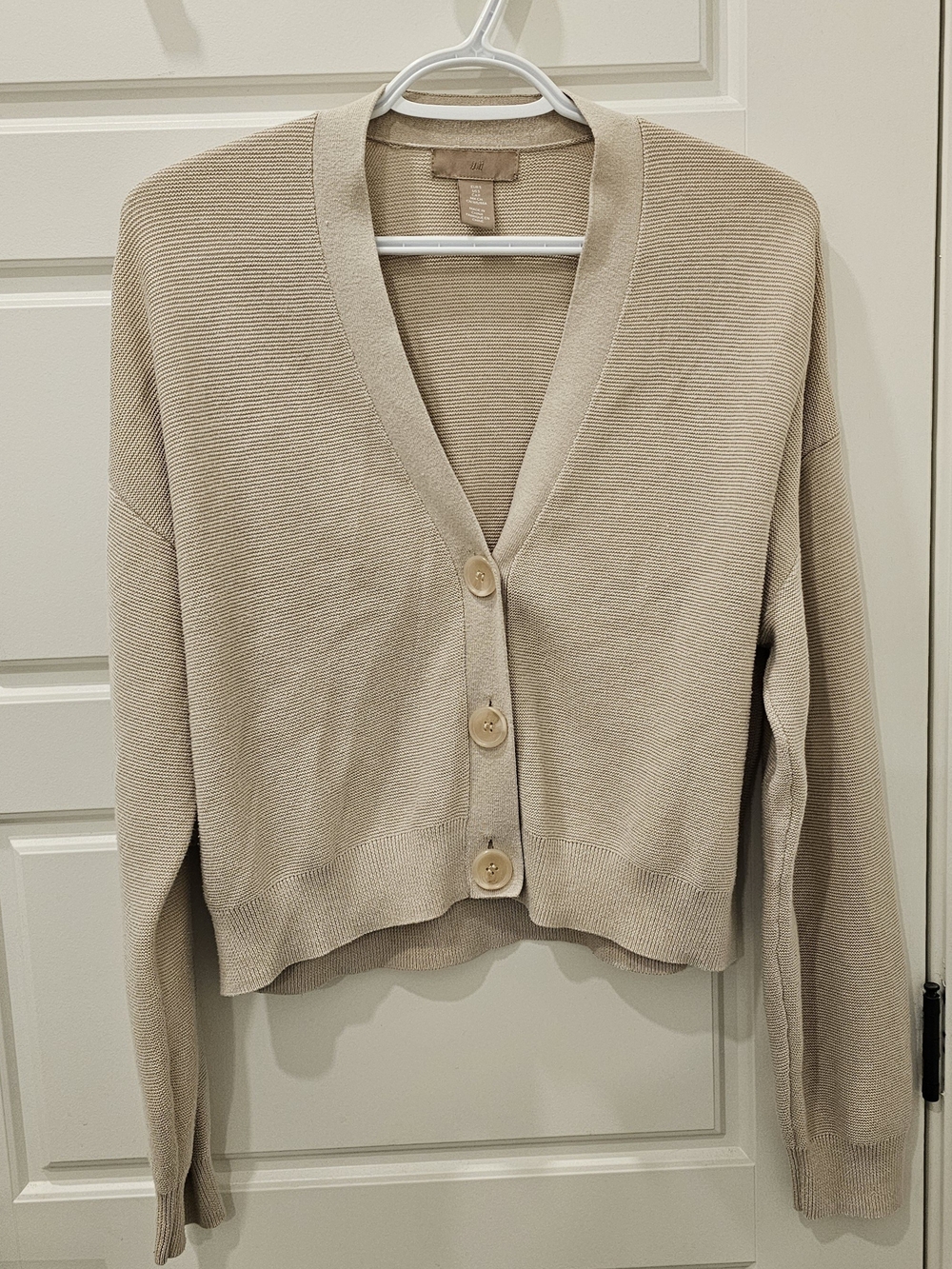 H&M Cropped V-Neck Cardigan in Beige- Small